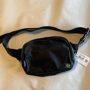 NWT Lululemon everywhere belt bag large 2L in black